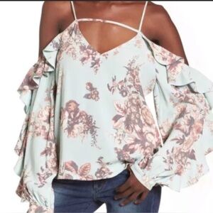 Leith Blouson Ruffle Sleeve Floral Cold- Shoulder Top - Sz M - worn once!